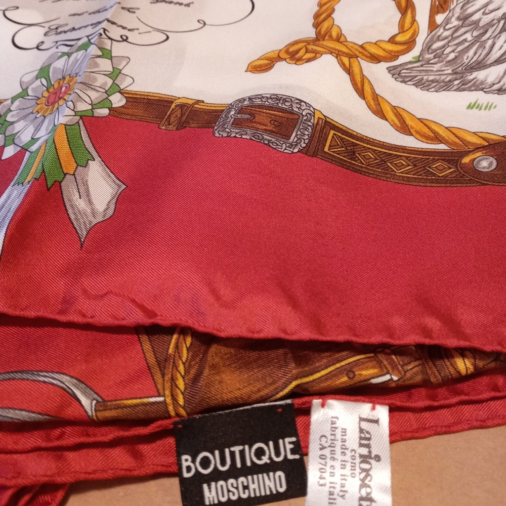 ❤ 100%Authentic Moschino Silk Swan Scarf